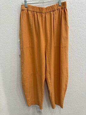 Free People lightweight Boho pants. Burnt orange with slight barrel pant shape